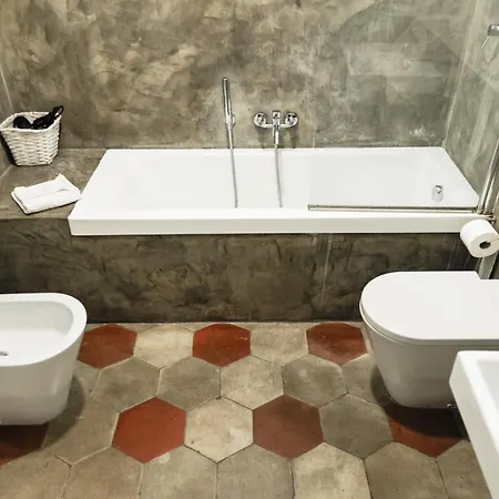 Stylish Loft In Monti Area, Near Colosseum * Rome